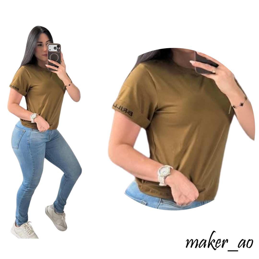 Blusa básica con estampado en manga
